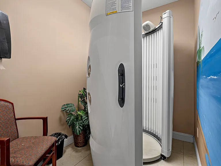 90 Berkley Manor Drive_11 - Tanning Bed