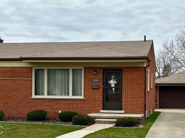 2940 Maxwell St, Trenton, MI 48183