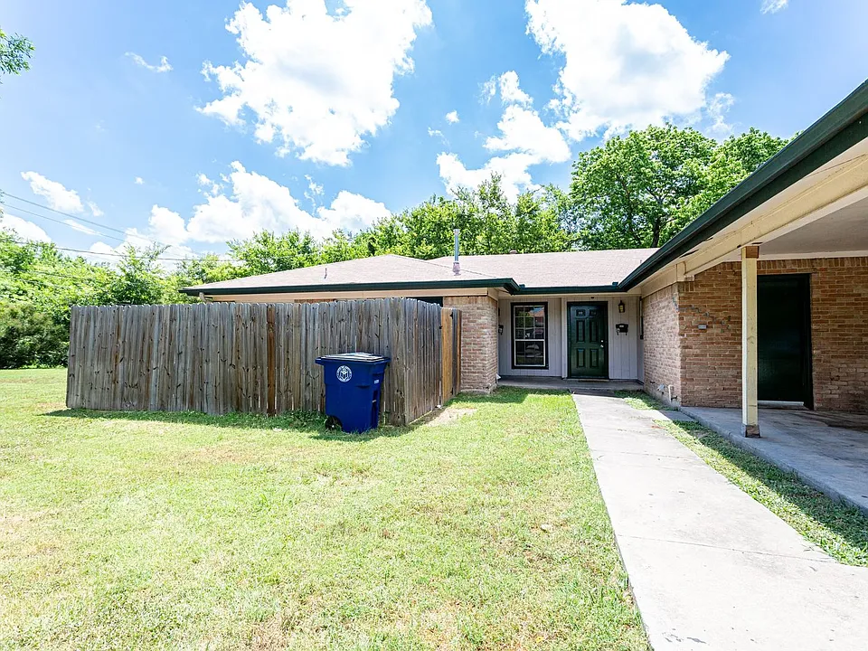 3004 Pecan Springs Rd #B