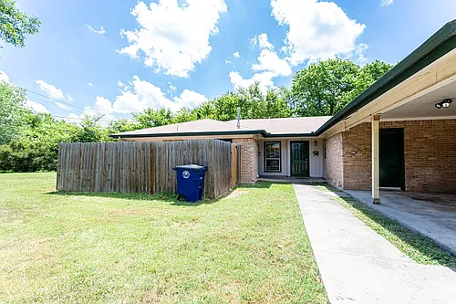 3004 Pecan Springs Rd #B Photo 1 3004 Pecan Springs Rd #B Photo 1