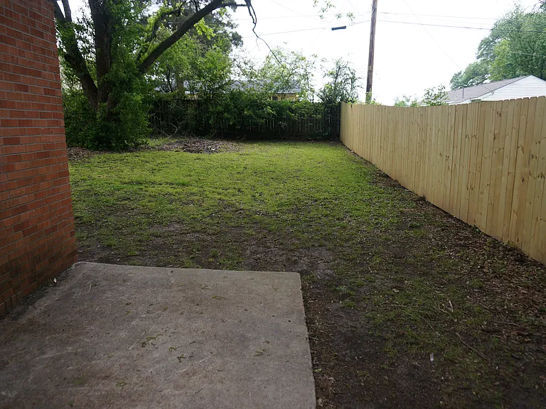 1217 Timothy Dr — Photo 4