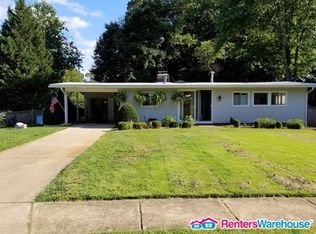 7601 Woodberry Ln, Falls Church, VA 22042