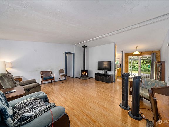 5th image of 251 W Badger Lane