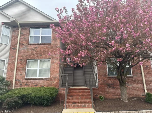 3 Donna Dr, East Hanover, NJ 07936