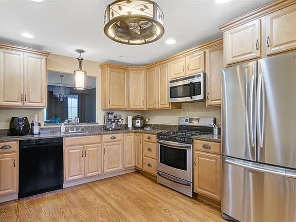 2nd image of 83 Leonardo Dr