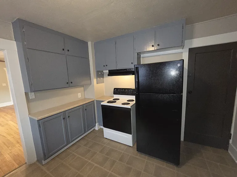 255 N Elizabeth Ave — Photo 11