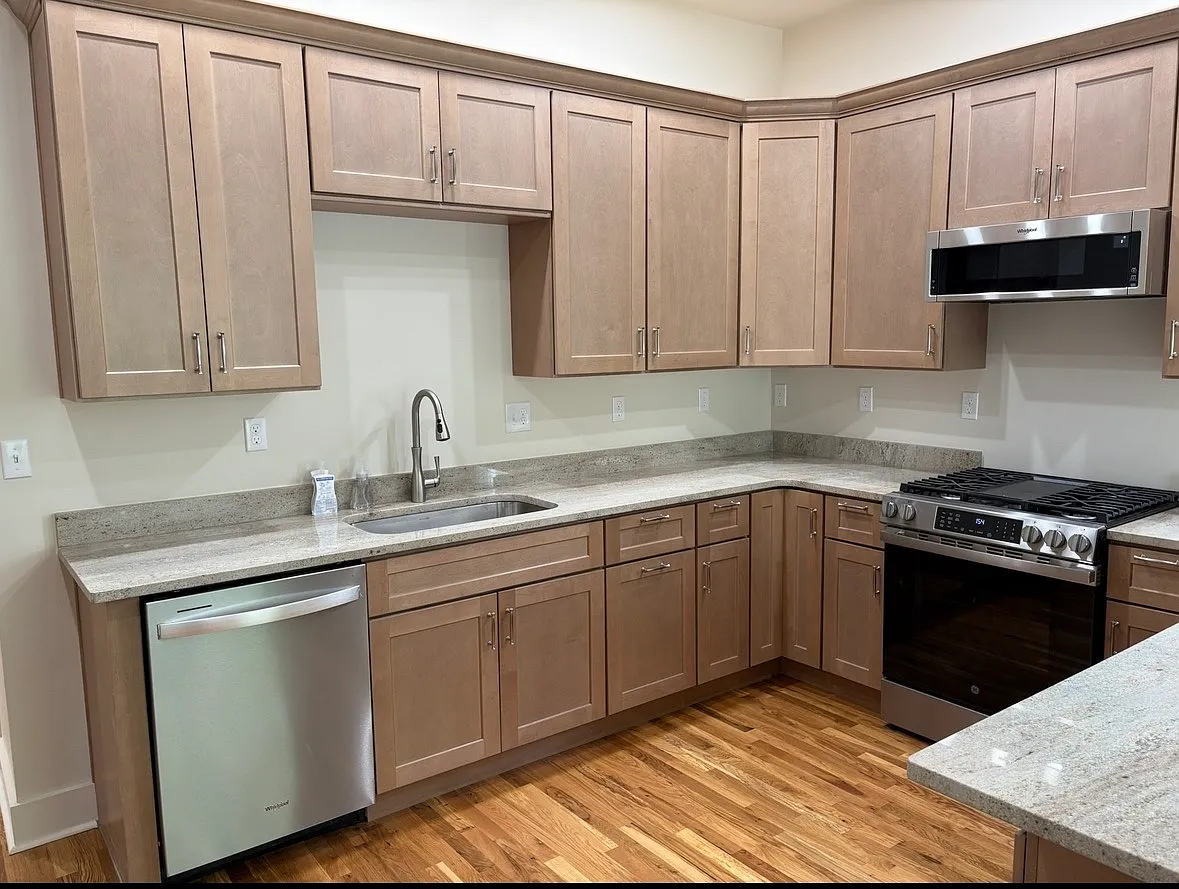 941 Samuel St — Photo 3