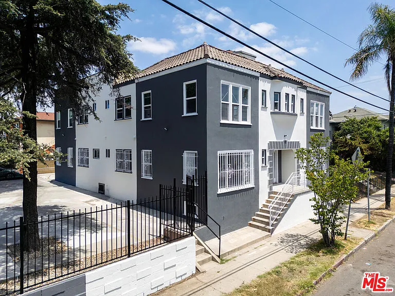 1519 W 30th St #1 — Photo 17