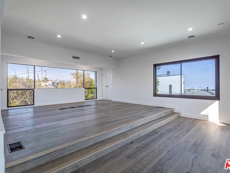 8424 Grand View Dr — Photo 13