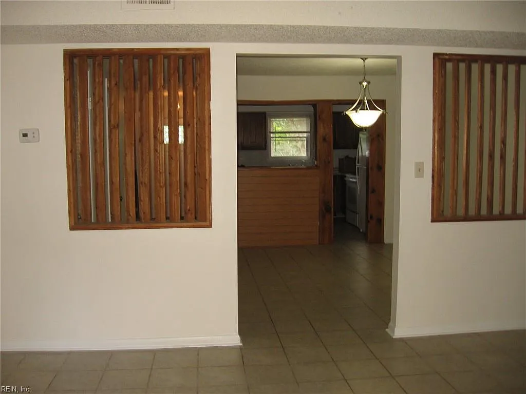 3 bed, 2.5 bath, 1508 sqft, $2,375 — Photo 2