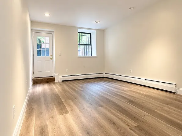 235 E 13th St, New York, NY