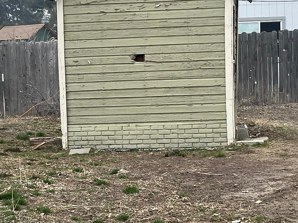 2nd image of 107 Ivy Ave