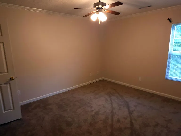 137 Westmont Dr — Photo 13