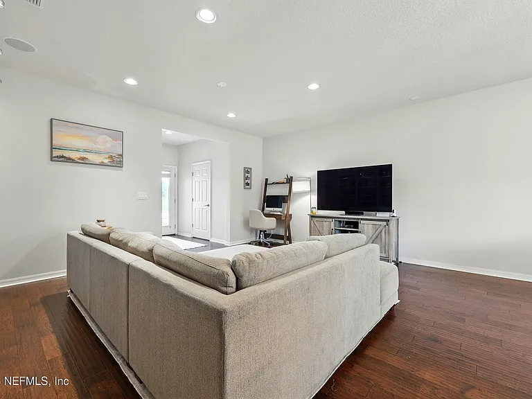 13964 Berryview Rd — Photo 9