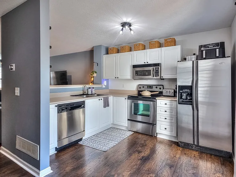 7236 Colonial Affair Dr — Photo 11
