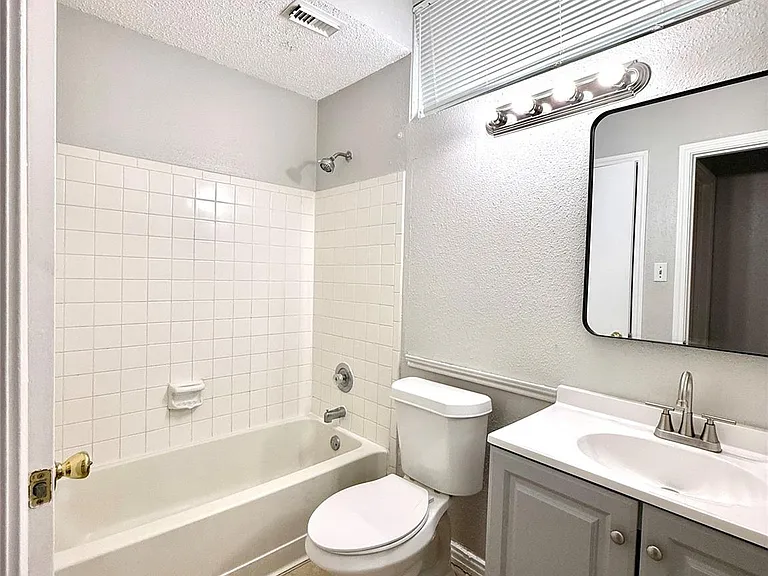 18586 N Lyford Dr — Photo 10