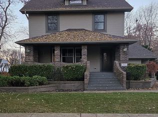 805 E Center St, Le Roy, IL 61752