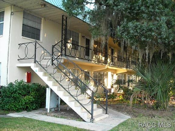 2nd image of 41 Beach Ln APT 1-C