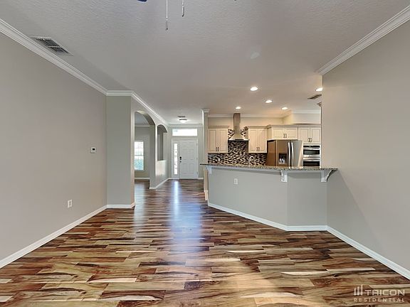 3rd image of 104 Dakota Ave