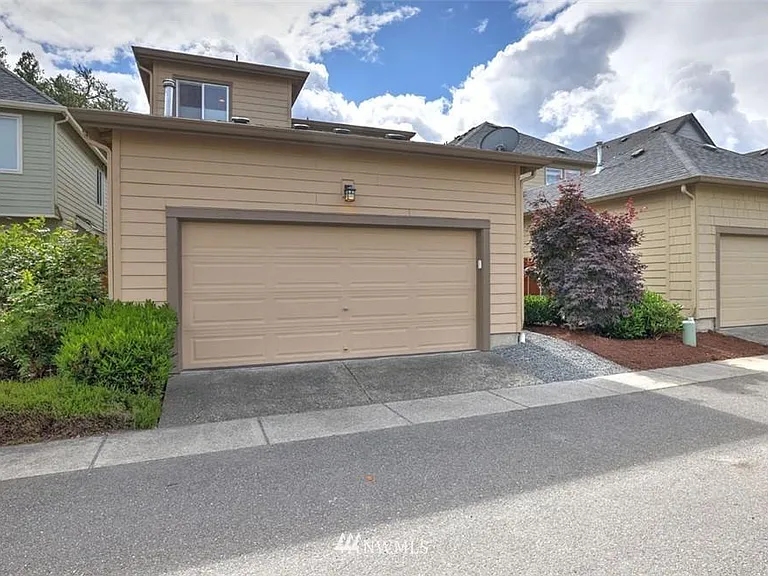 1660 NE Falls Dr — Photo 32