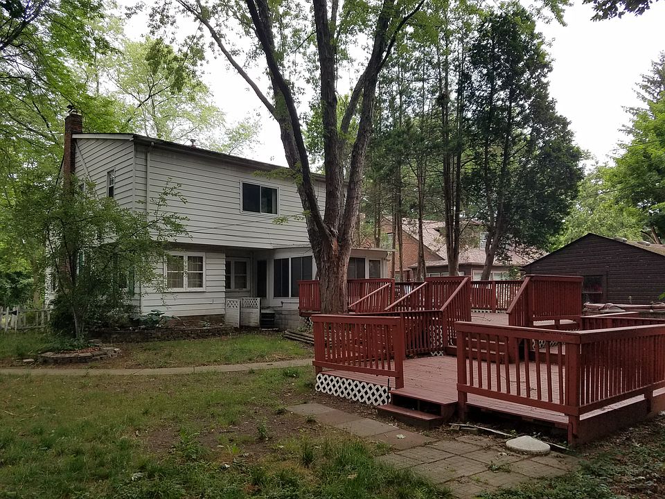2nd image of 18298 Berg Rd