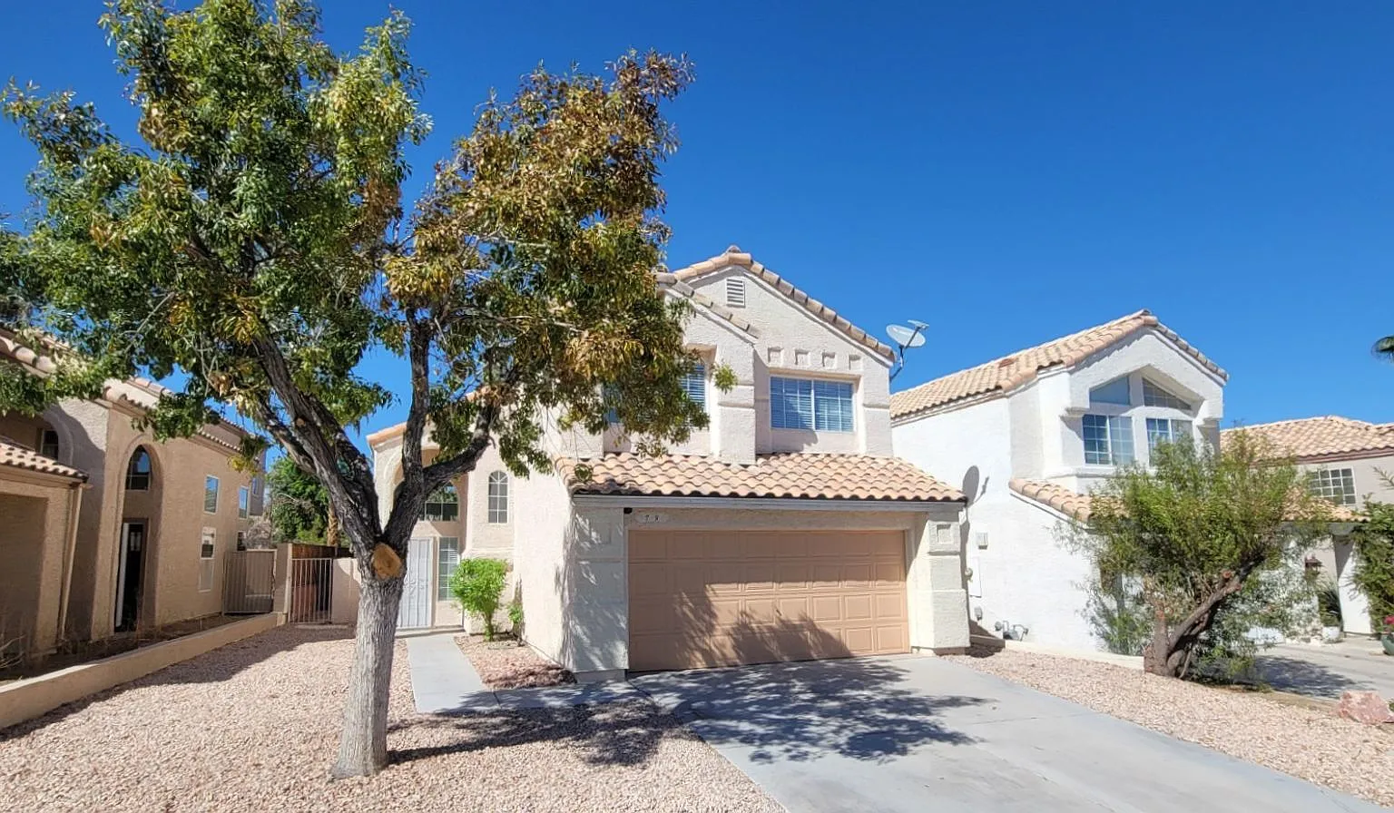 73 Sea Holly Way - 3 bedrooms , 2.5 bathrooms, 1680 SQFT — Photo 2