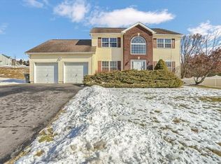 14 Vista Dr, Chester, NY 10918