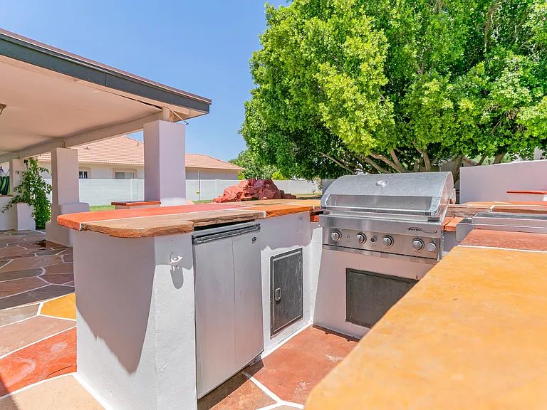 1820 E Jasmine Cir — Photo 35