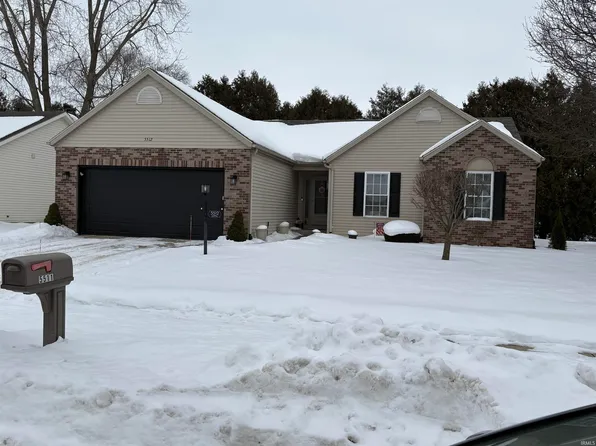 5512 Zappia Dr, Mishawaka, IN 46545