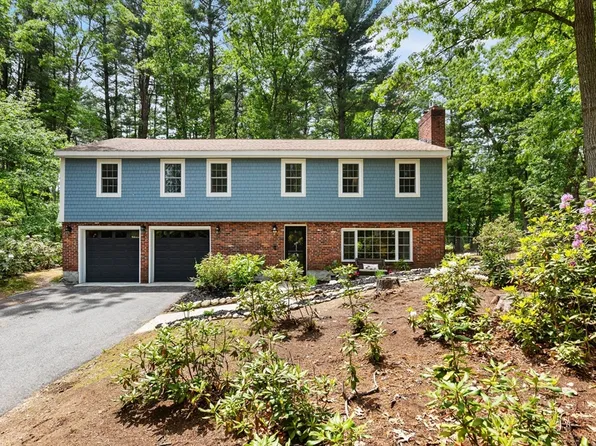 28 Greenwood Rd, Andover, MA 01810
