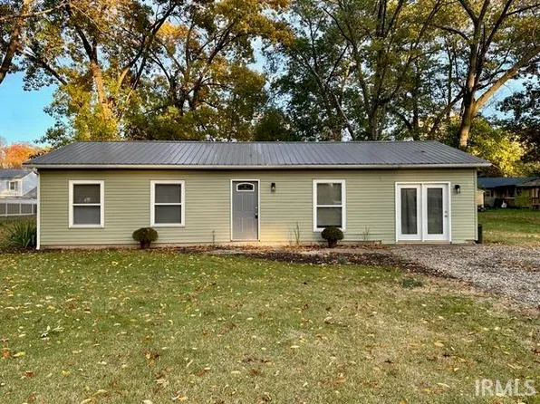 3732 N Greenwood Dr, Warsaw, IN 46582