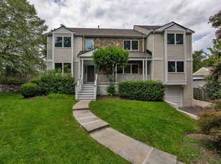 7001 W Greenvale Pkwy, Chevy Chase, MD 20815