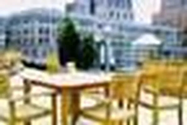 Sold by R New York | media 22