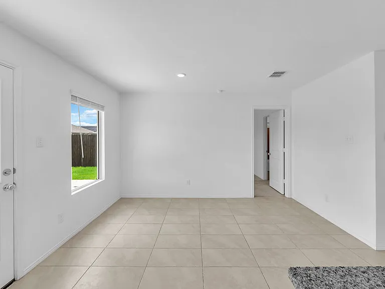 319 Ashbrook Way — Photo 12