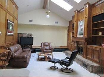 3rd image of 1200 Carmel Ct