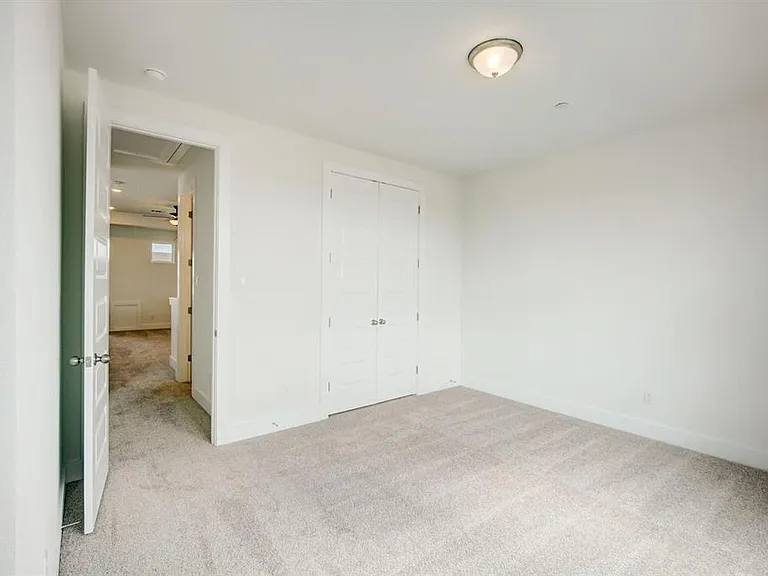 2027 Cora Ivy Ln — Photo 16