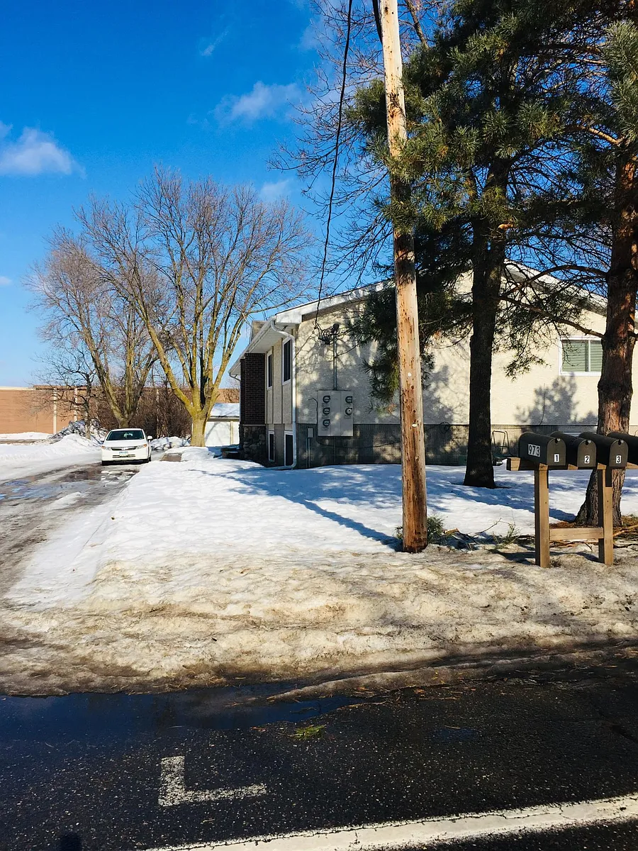 Building Photo - 973 County Road D E #1