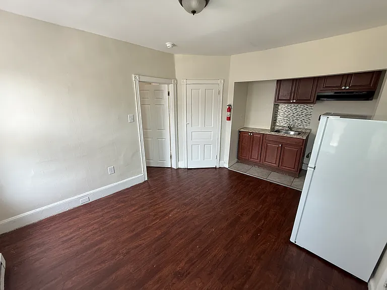 218 Walnut St — Photo 16