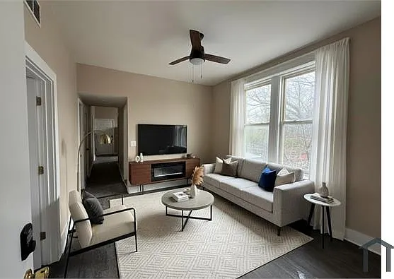 1319 S Harding Ave #3R — Photo 1
