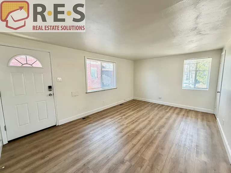 3144 Vine St — Photo 8