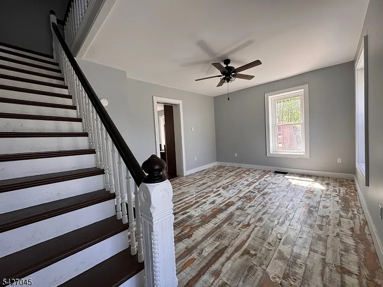 31 Diller Ave — Photo 8