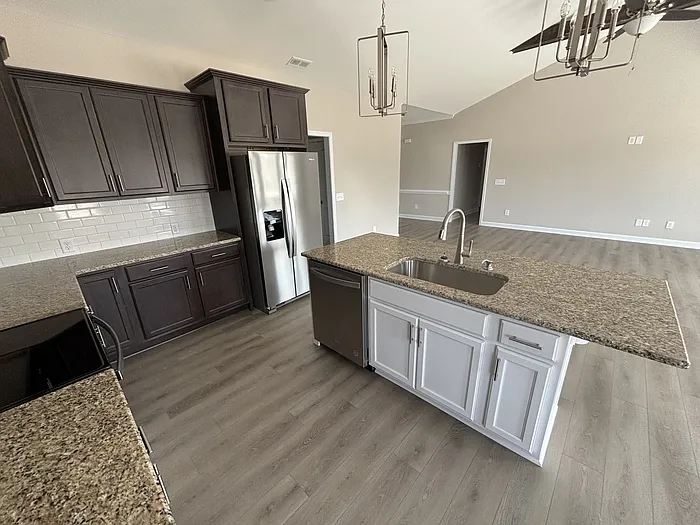 103 Godwin Dr — Photo 16