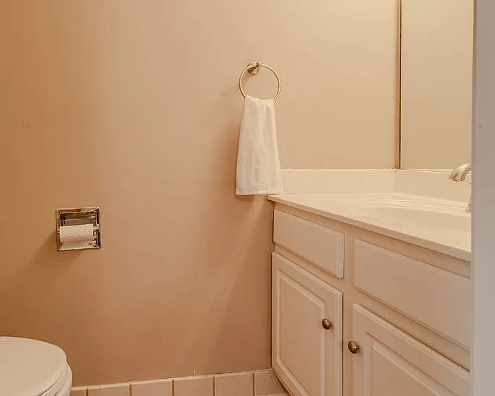 100 Woodstone Dr #18 — Photo 7