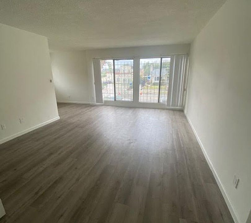 1st image of 844 S Wilton Pl APT 1