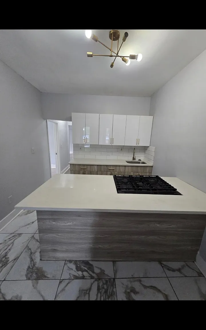 4 bed, $2,395 — Photo 2