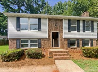 5807 Sunset Chase Ln, Charlotte, NC 28212