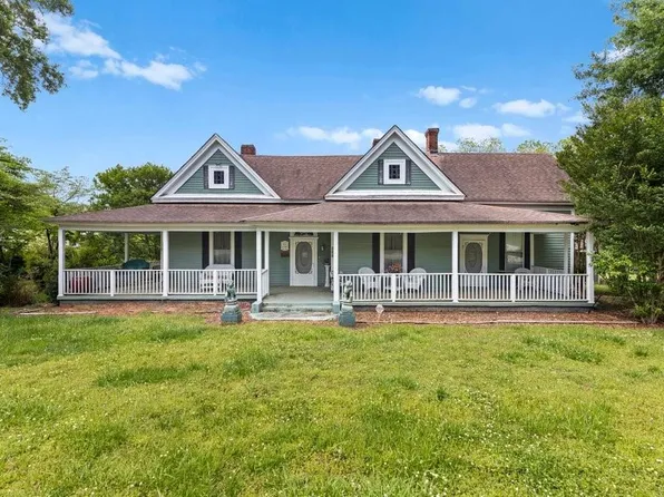 511 W Hightower Trl, Social Circle, GA 30025