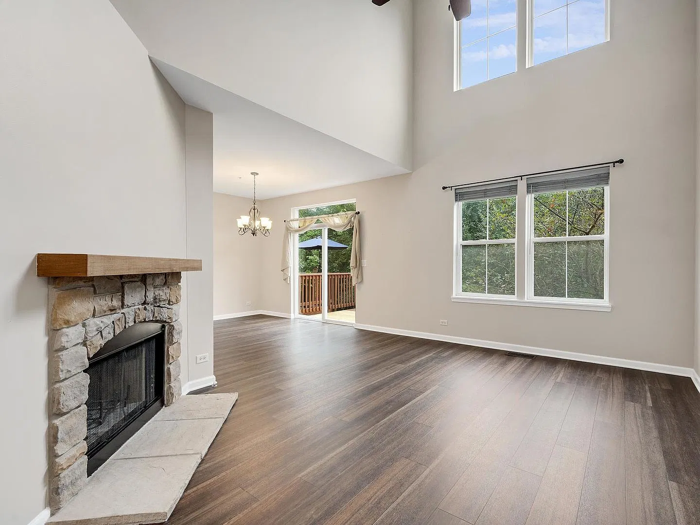 2 bed, 2.5 bath, 2100 sqft, $4,000 — Photo 4