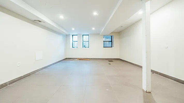 Rented by Nooklyn NYC LLC | media 24