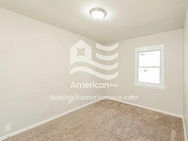 711994_011_wm_-_bedroom_13618807.jpg